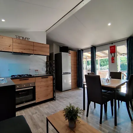 Bungalows 3Ch Et 4Ch 8 Ou 10 Places Mh732-Mh828 Proche Ocean Gastes Exterior photo