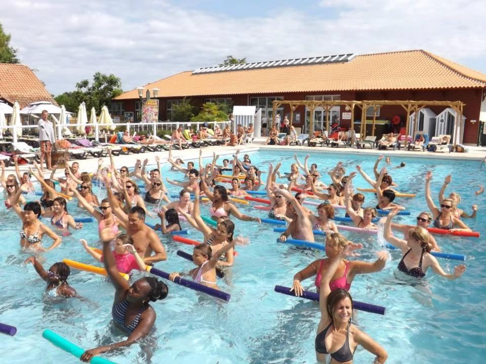 Campsite Bungalows En 3Ch 8 Couchages 732 Ou 4Ch En 10 Couchages 828 Ocean