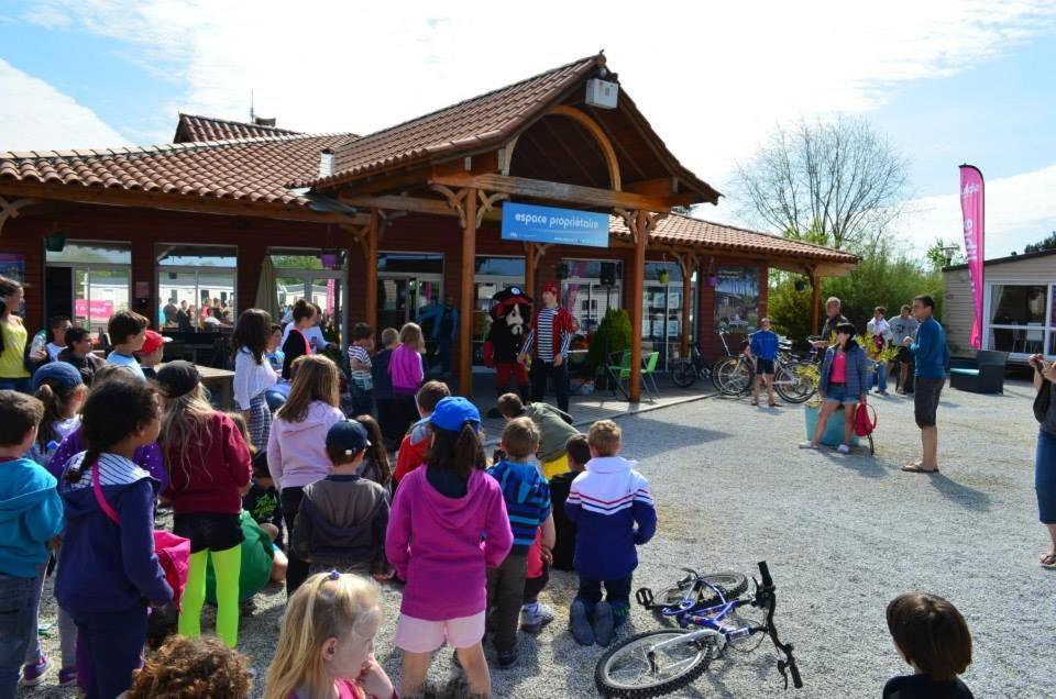 Bungalows En 3Ch 8 Couchages 732 Ou 4Ch En 10 Couchages 828 Ocean Campsite 4*